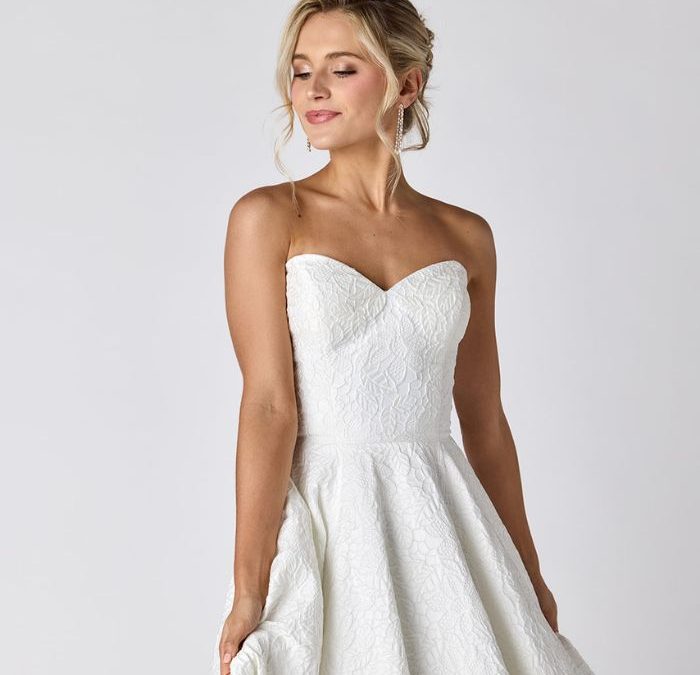 Off-the-Rack vs. Made-to-Order: Why Same-Day Bridal Is the Smarter Choice